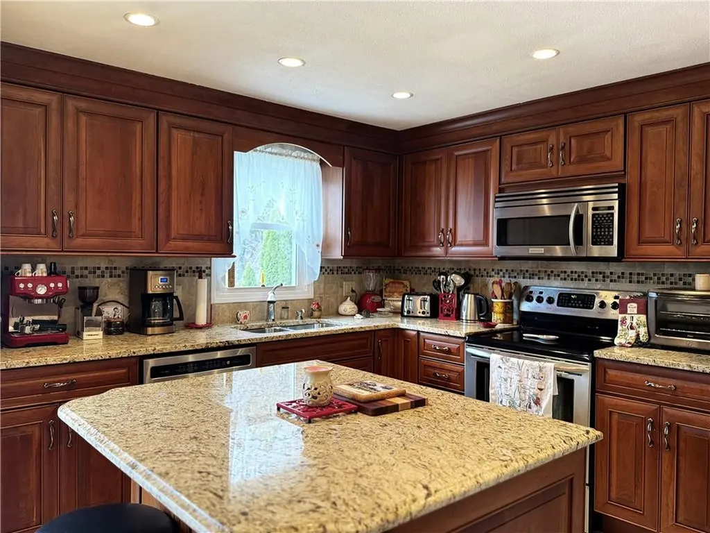 53 Bicentennial Way North Providence RI 02911