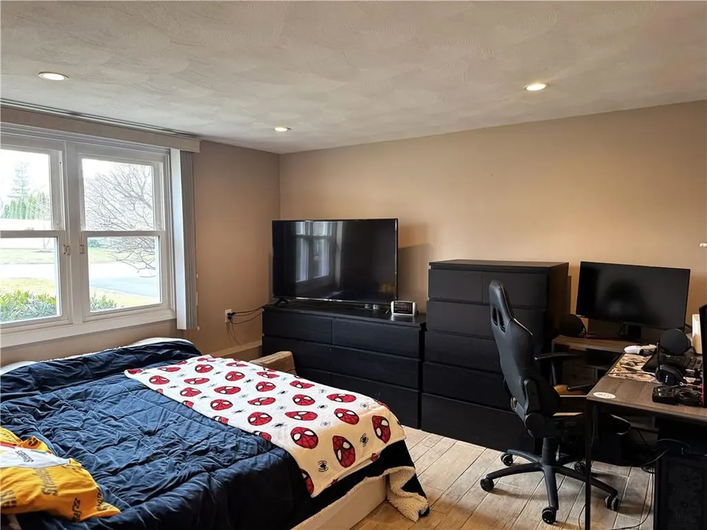 53 Bicentennial Way North Providence RI 02911
