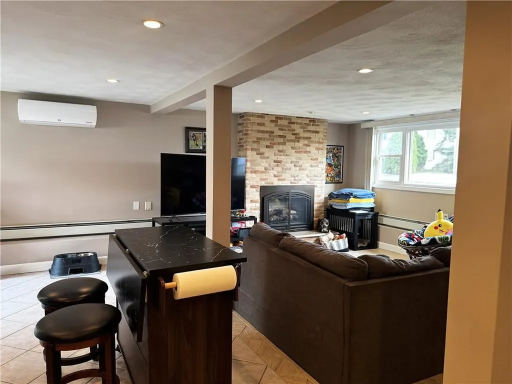 53 Bicentennial Way North Providence RI 02911