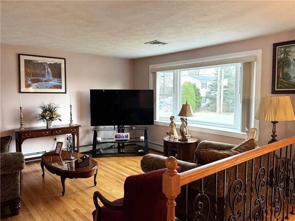 53 Bicentennial Way North Providence RI 02911