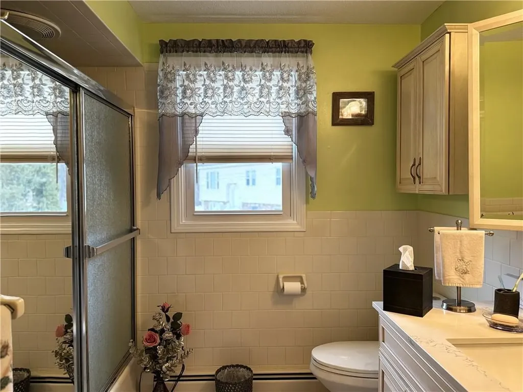 53 Bicentennial Way North Providence RI 02911