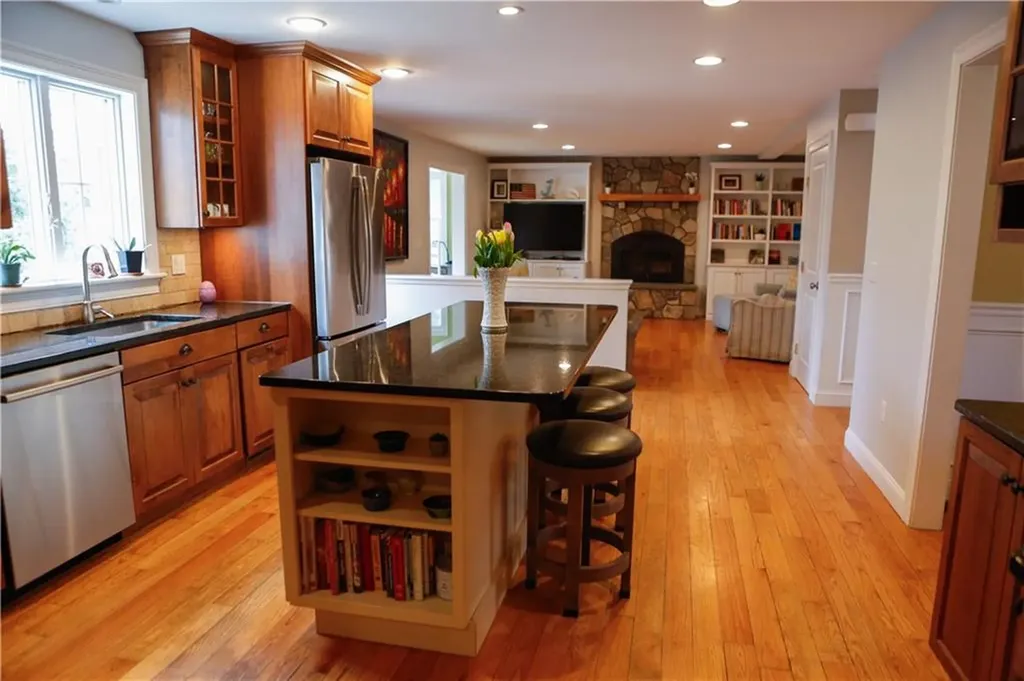 87 Woodward Avenue Avenue Narragansett RI 02882