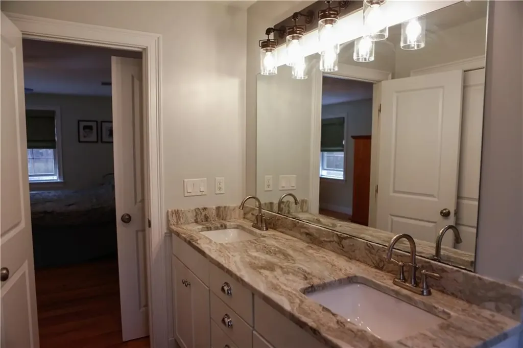 87 Woodward Avenue Avenue Narragansett RI 02882