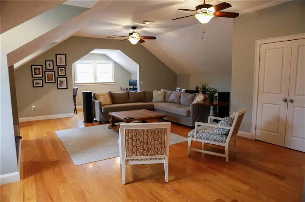 87 Woodward Avenue Avenue Narragansett RI 02882