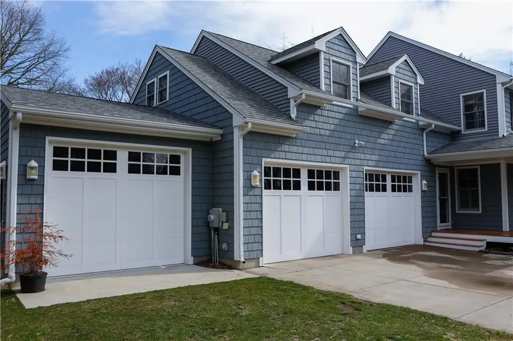 87 Woodward Avenue Avenue Narragansett RI 02882