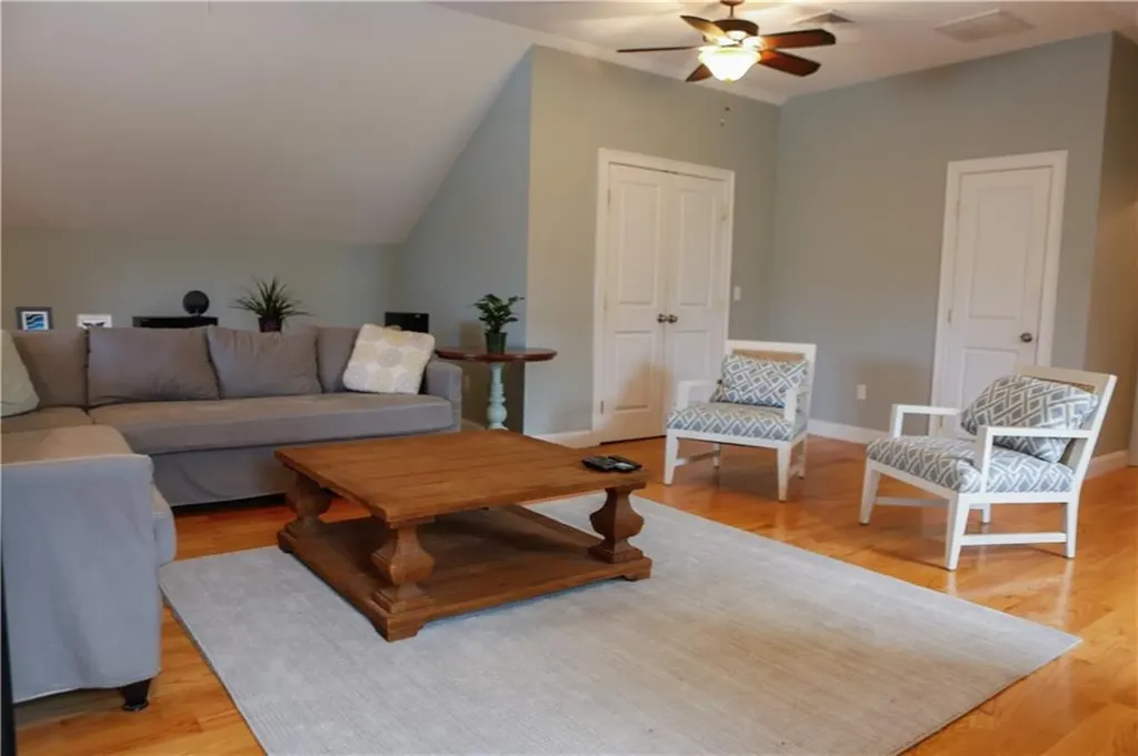 87 Woodward Avenue Avenue Narragansett RI 02882