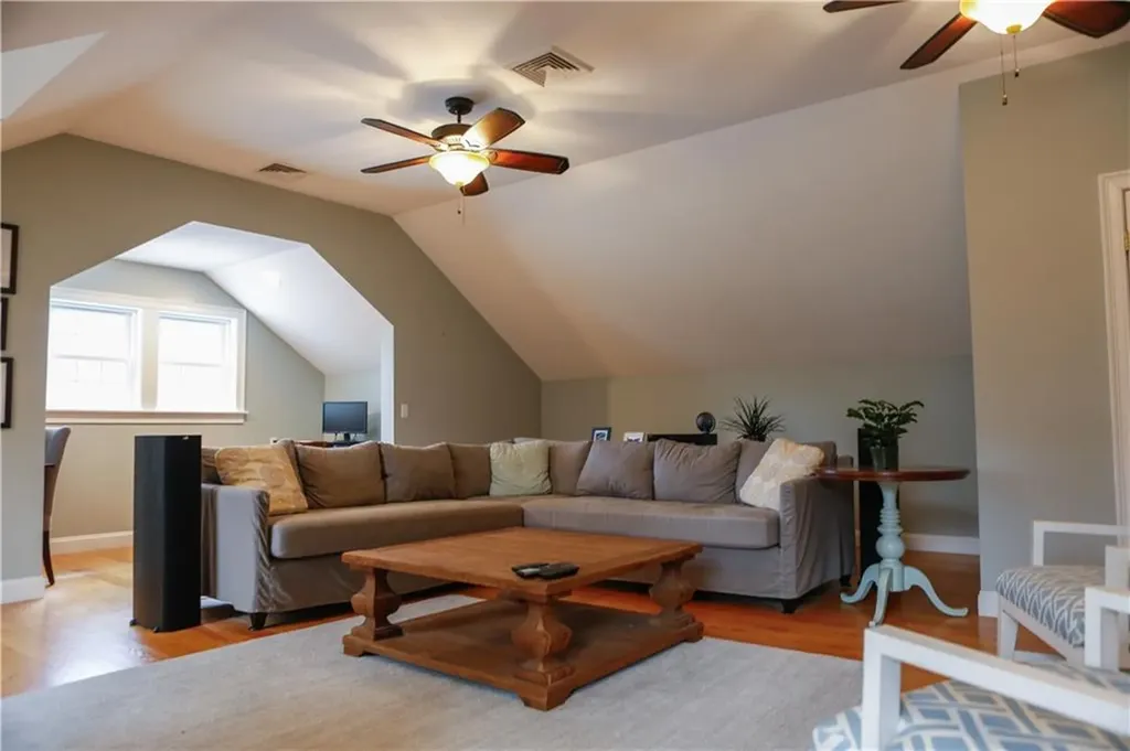 87 Woodward Avenue Avenue Narragansett RI 02882