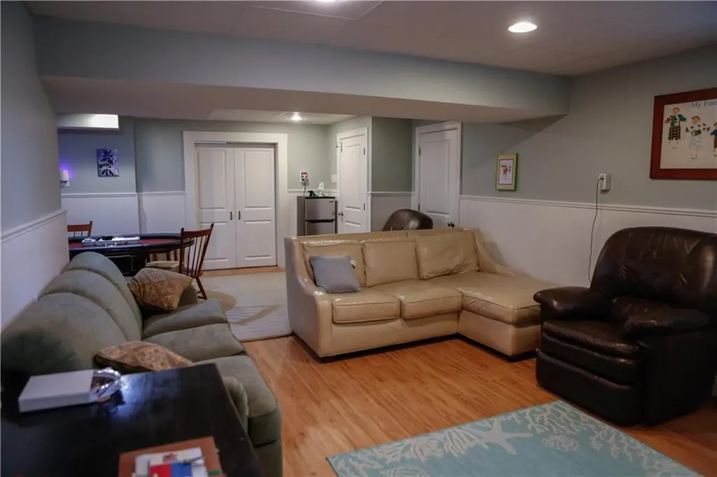 87 Woodward Avenue Avenue Narragansett RI 02882