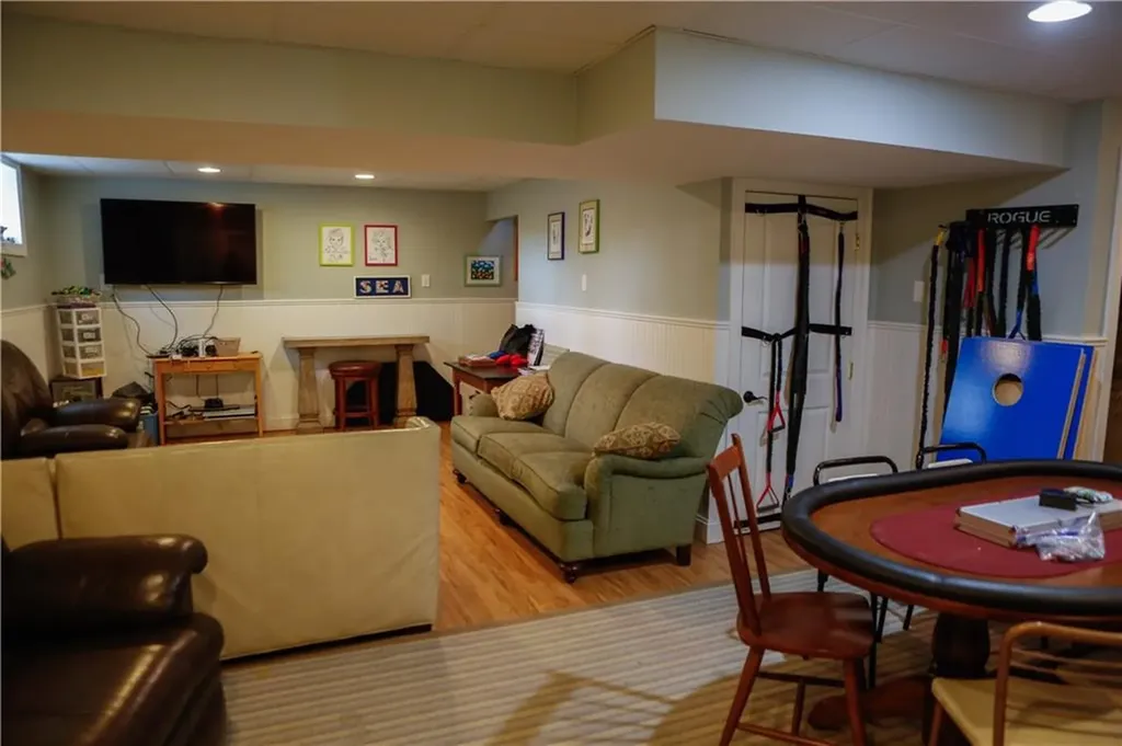 87 Woodward Avenue Avenue Narragansett RI 02882