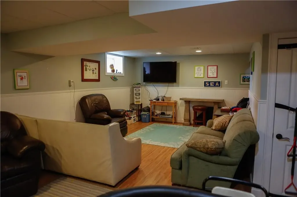 87 Woodward Avenue Avenue Narragansett RI 02882