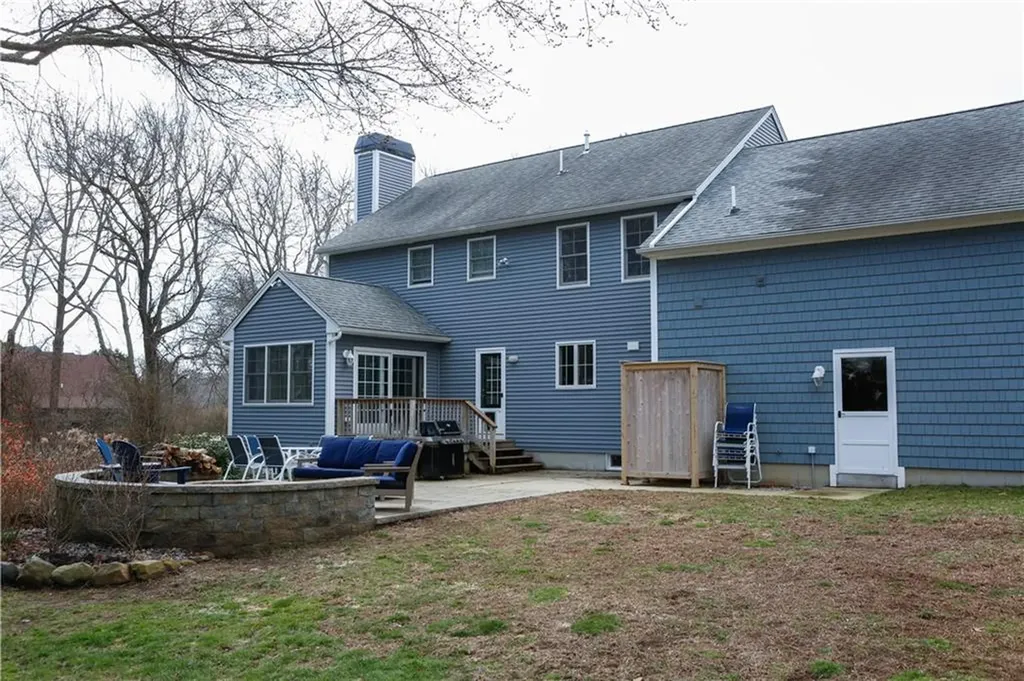 87 Woodward Avenue Avenue Narragansett RI 02882