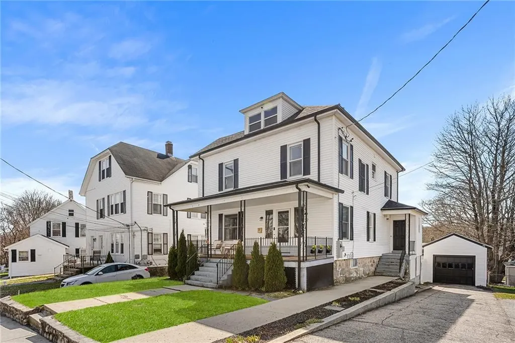32 5th Avenue Woonsocket RI 02895