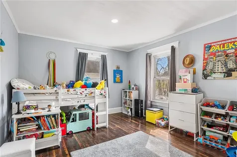 32 5th Avenue Woonsocket RI 02895