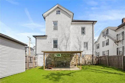 32 5th Avenue Woonsocket RI 02895