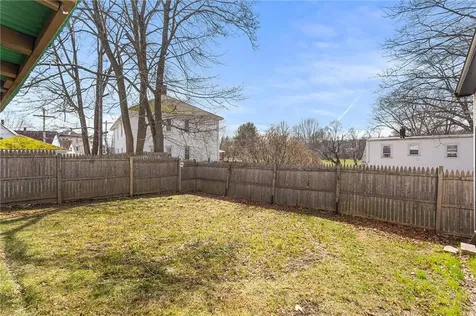 32 5th Avenue Woonsocket RI 02895