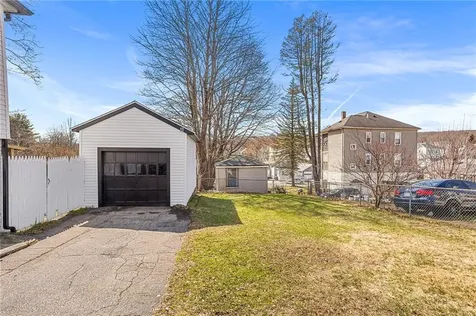 32 5th Avenue Woonsocket RI 02895