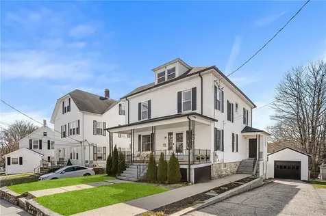 32 5th Avenue Woonsocket RI 02895