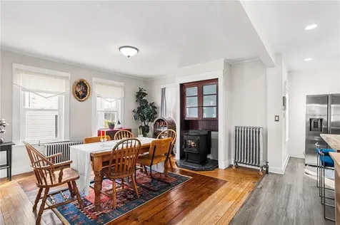 32 5th Avenue Woonsocket RI 02895
