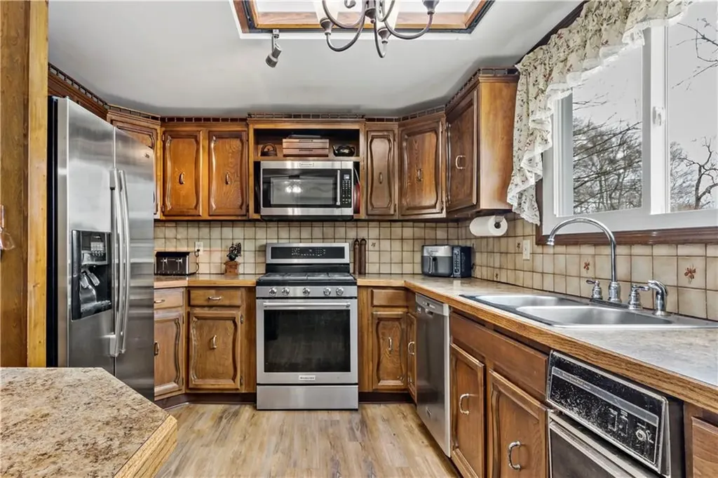 88 Roseland Terrace Tiverton RI 02878