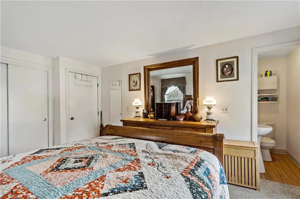 88 Roseland Terrace Tiverton RI 02878