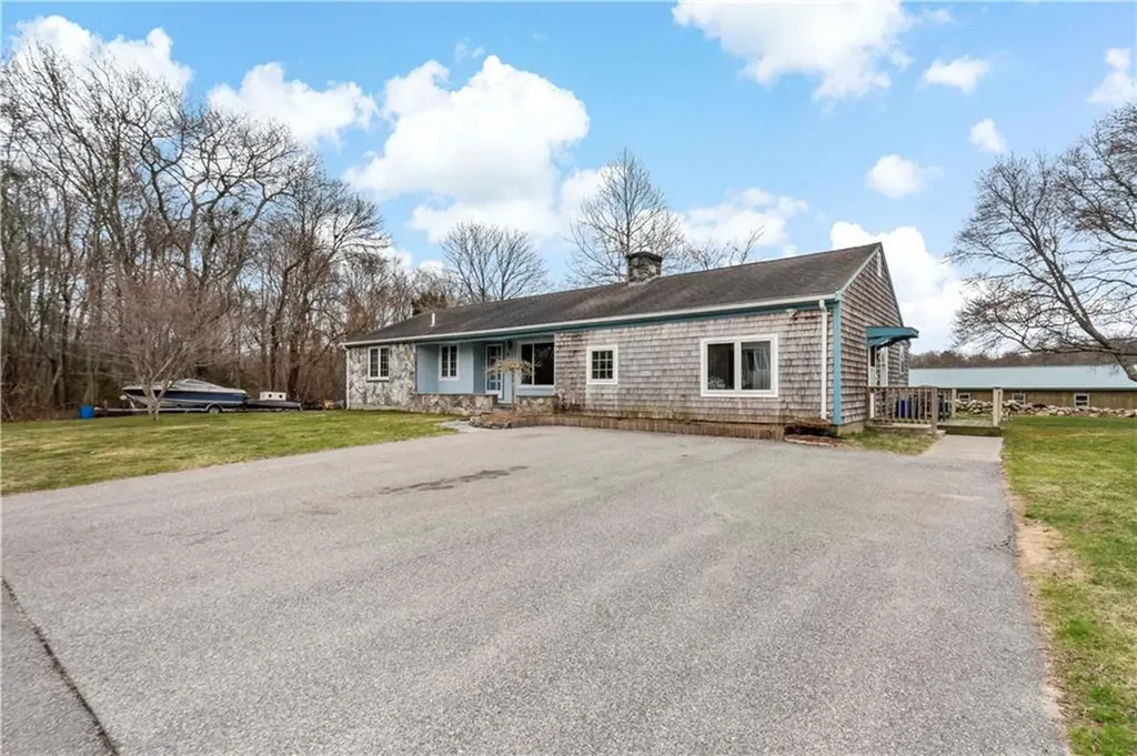88 Roseland Terrace Tiverton RI 02878