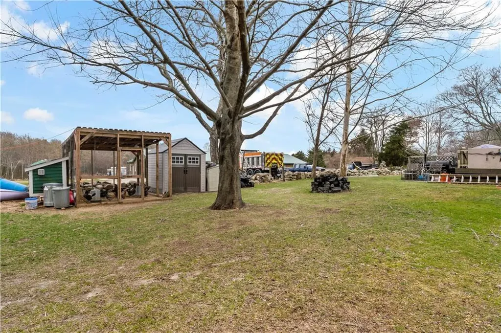 88 Roseland Terrace Tiverton RI 02878