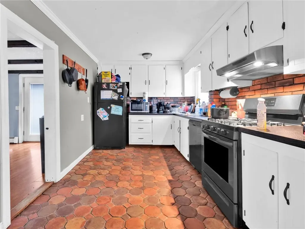 28 Youngs Avenue West Warwick RI 02893