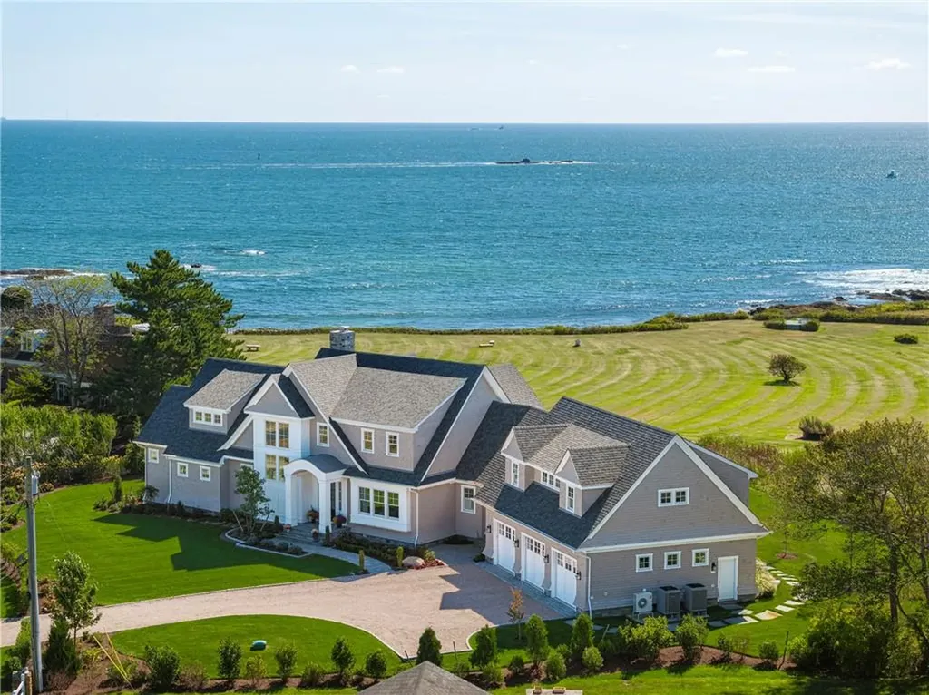 71 Cliff Drive Narragansett RI 02882