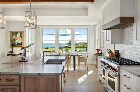 71 Cliff Drive Narragansett RI 02882