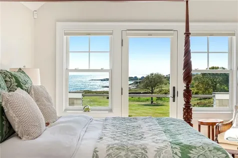 71 Cliff Drive Narragansett RI 02882