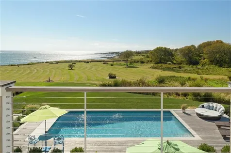 71 Cliff Drive Narragansett RI 02882