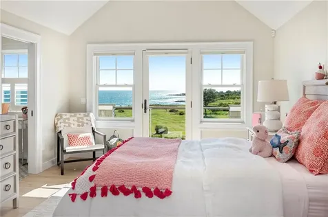 71 Cliff Drive Narragansett RI 02882