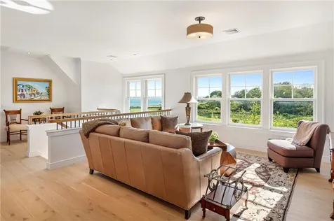71 Cliff Drive Narragansett RI 02882