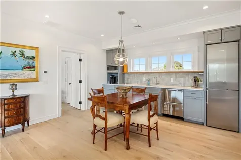 71 Cliff Drive Narragansett RI 02882