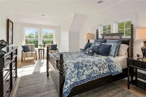 71 Cliff Drive Narragansett RI 02882