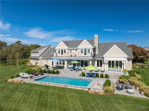 71 Cliff Drive Narragansett RI 02882