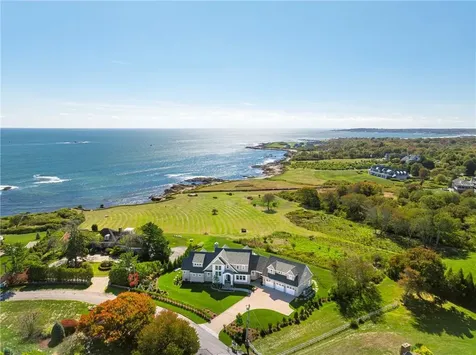 71 Cliff Drive Narragansett RI 02882