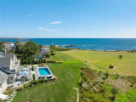 71 Cliff Drive Narragansett RI 02882