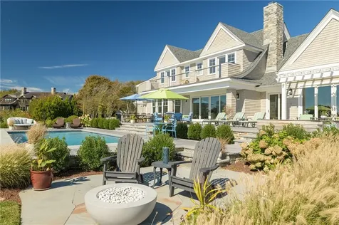 71 Cliff Drive Narragansett RI 02882