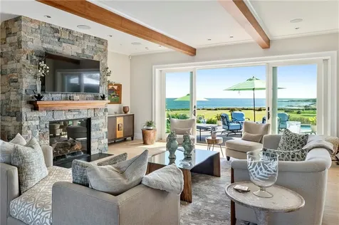 71 Cliff Drive Narragansett RI 02882