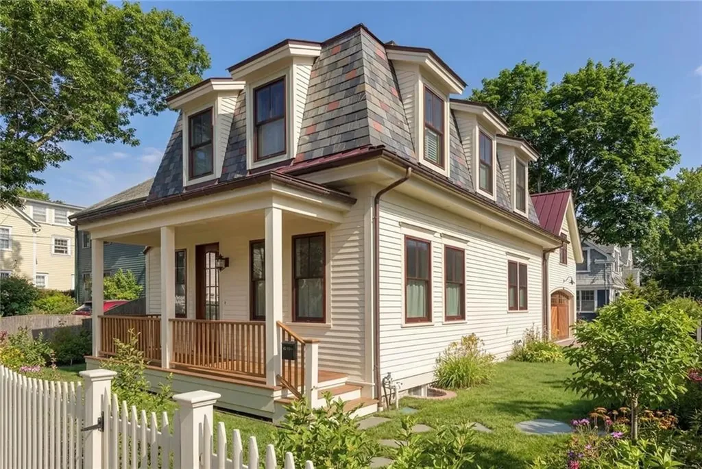 49 1/2 Third Street Newport RI 02840