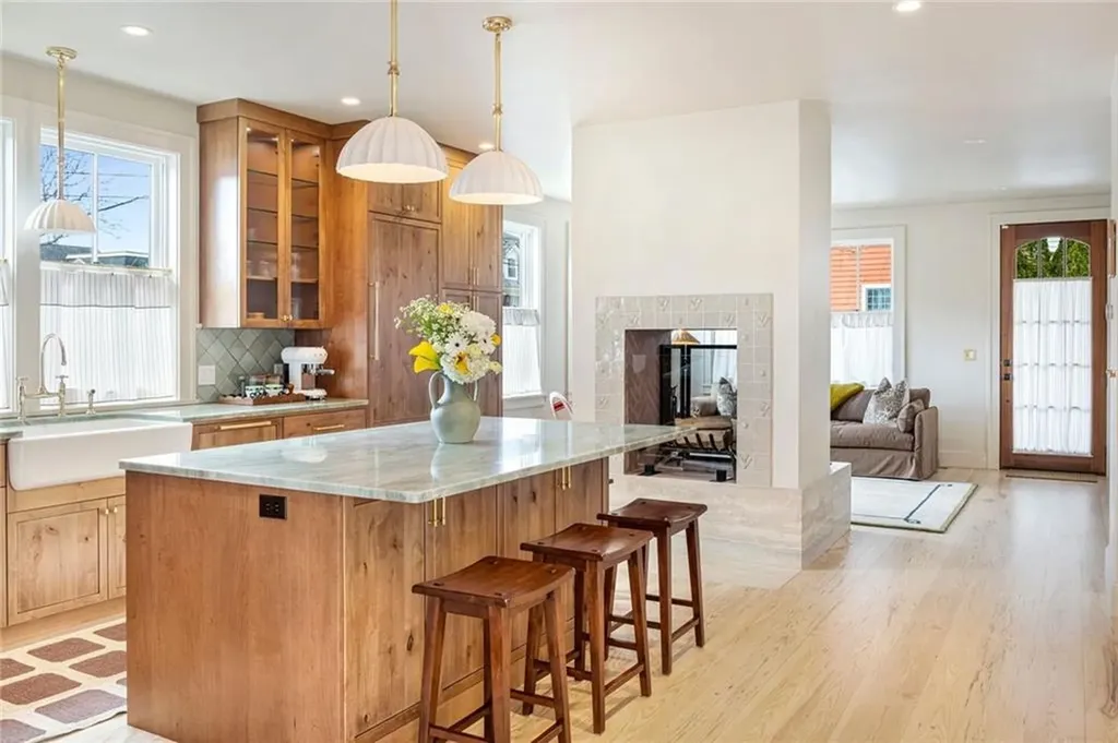 49 1/2 Third Street Newport RI 02840