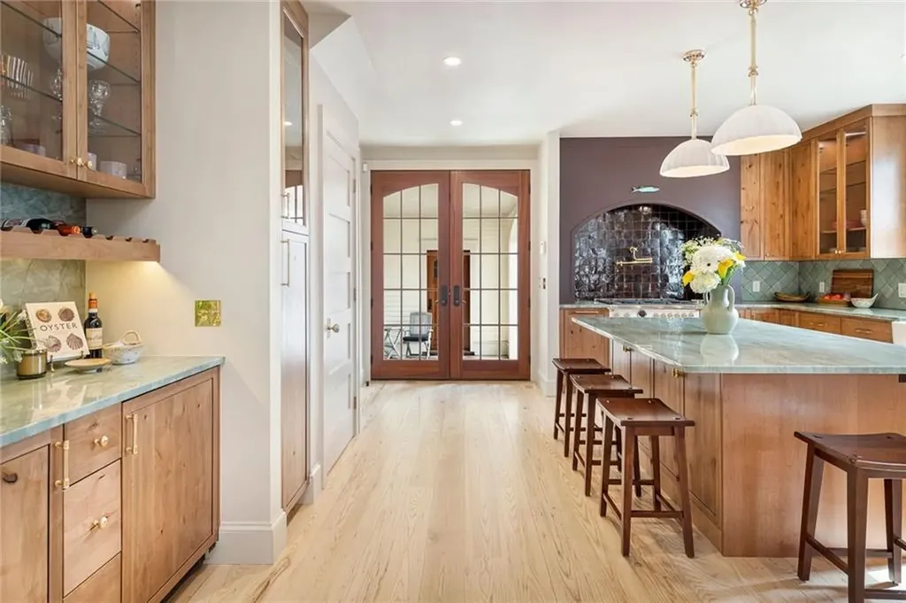 49 1/2 Third Street Newport RI 02840