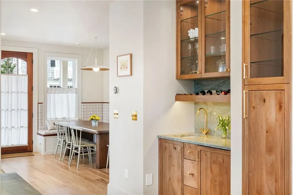 49 1/2 Third Street Newport RI 02840