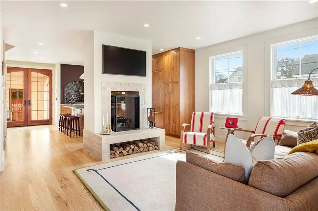 49 1/2 Third Street Newport RI 02840