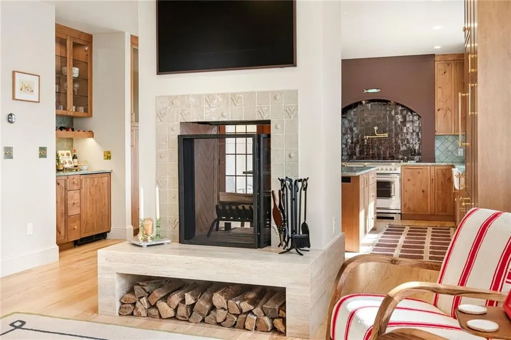 49 1/2 Third Street Newport RI 02840