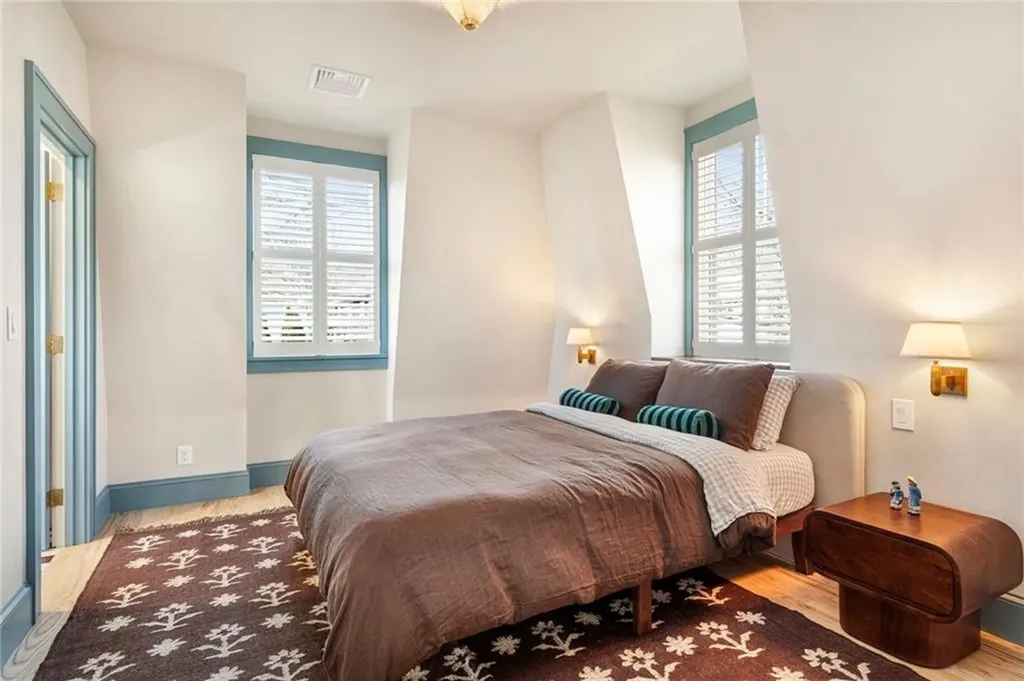 49 1/2 Third Street Newport RI 02840