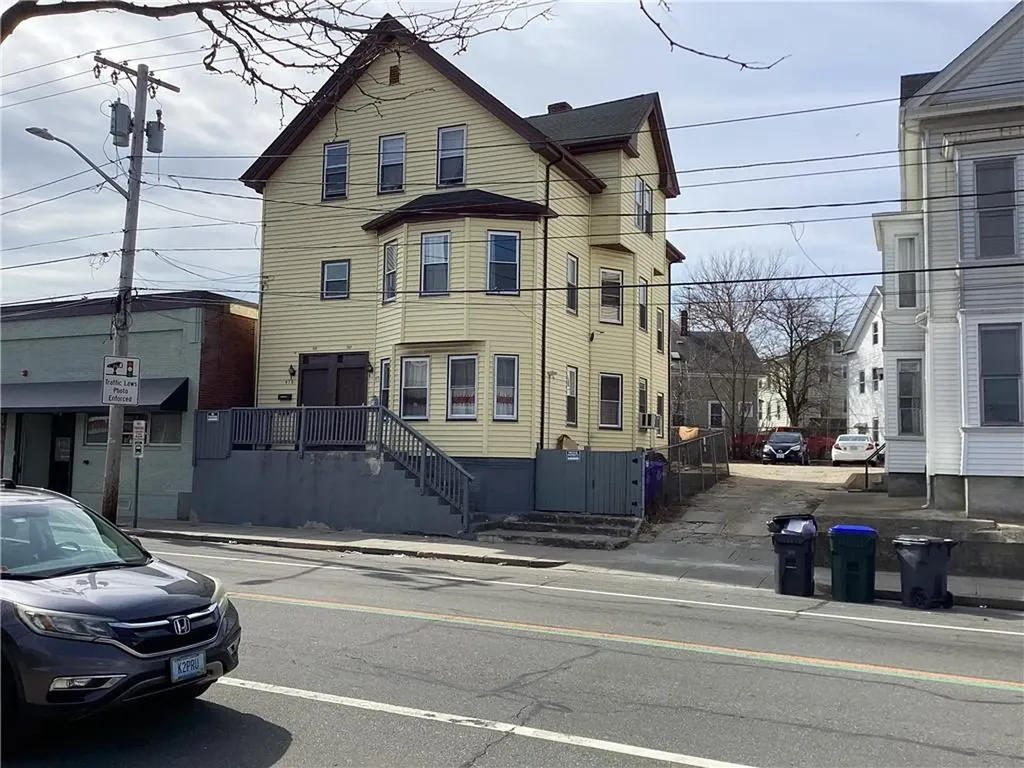 476 Smith Street Providence RI 02908