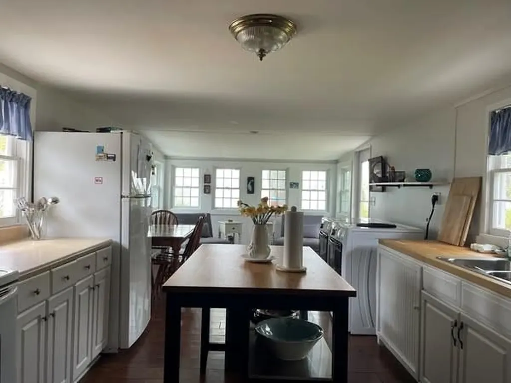 476 Smith Street Providence RI 02908
