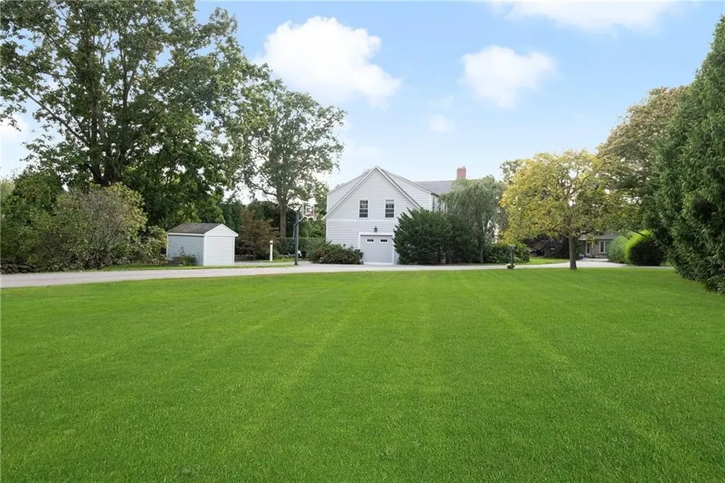 24 Rumstick Drive Barrington RI 02806